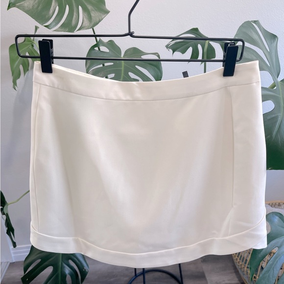 BCBG MaxAzria Overlay Mini Skirt Gardenia - Picture 2 of 7